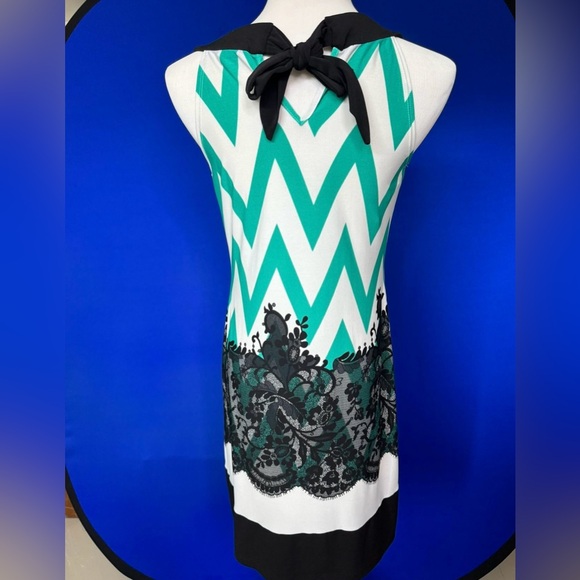 EnFocusStudio Dress - Picture 2 of 3